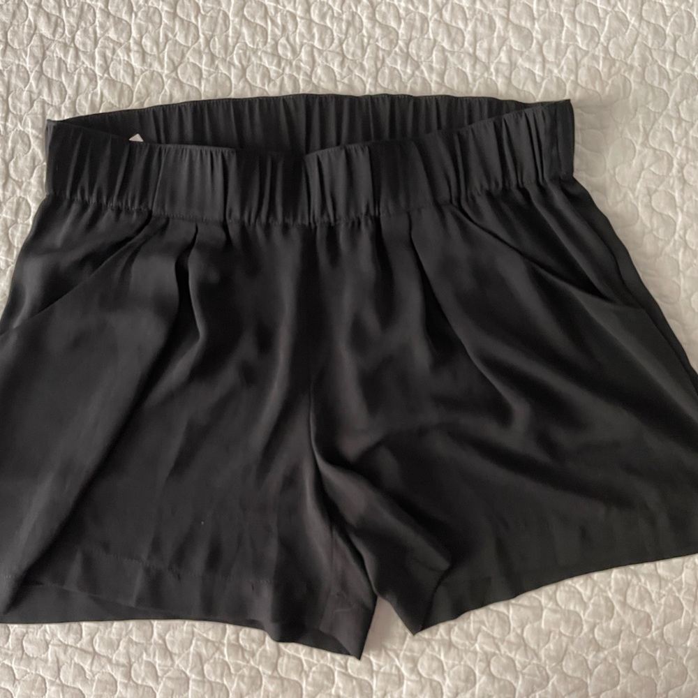 NWOT BCBG MaxAzria shorts